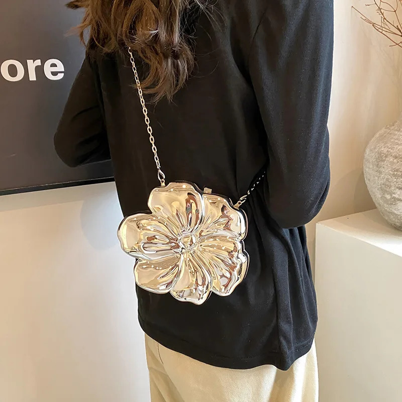 Flower Shape Handbag Womens Evening Clutch Gold Chain Bag Elegant Shoulder Bag Chic Silver Coin Wallet 2024 Trend Luxury Design R251110