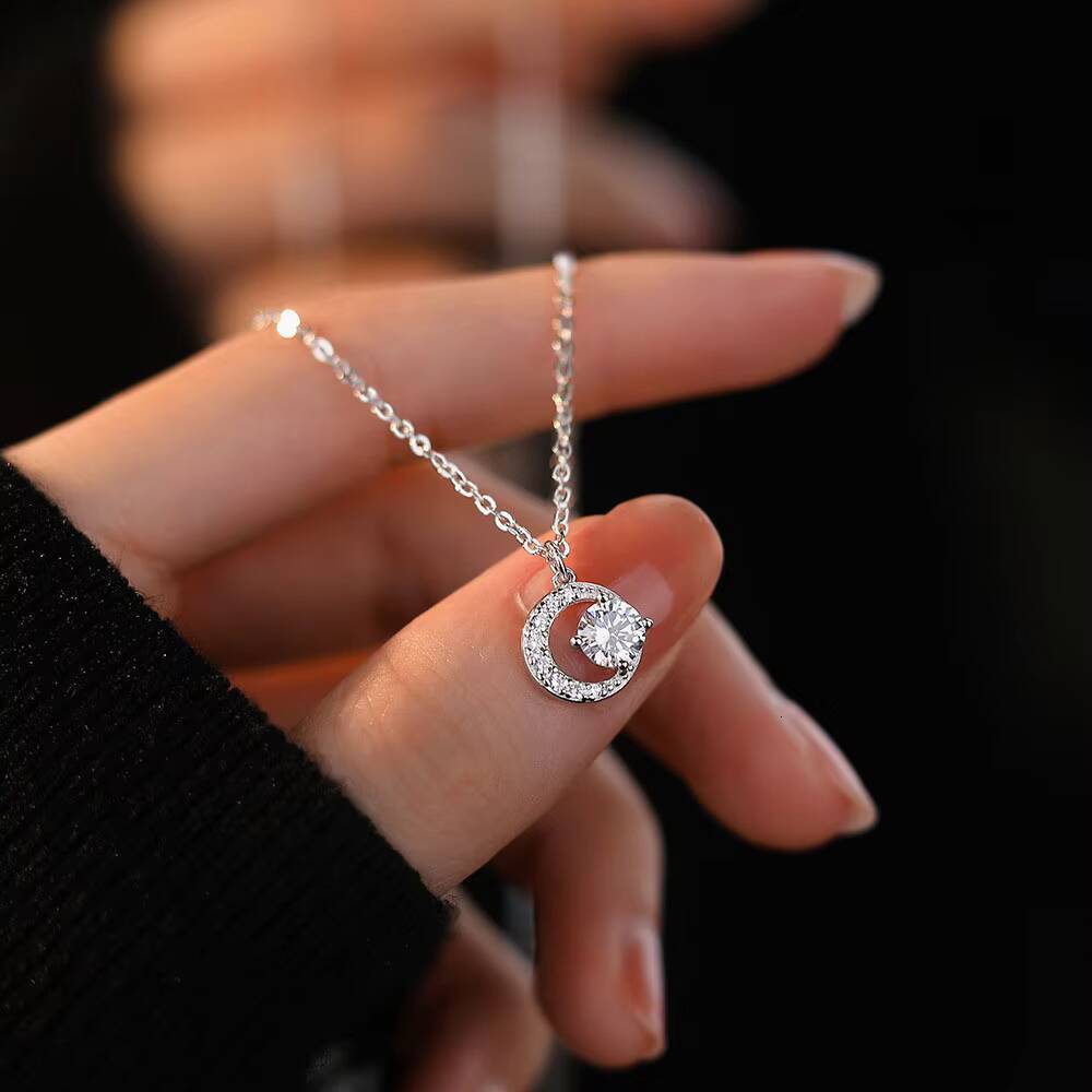 S999 Sterling Silver Crescent Shining Zircon Moissanite Moon Pendant Necklaces for Women Jewelry Accessories YB-XY-465