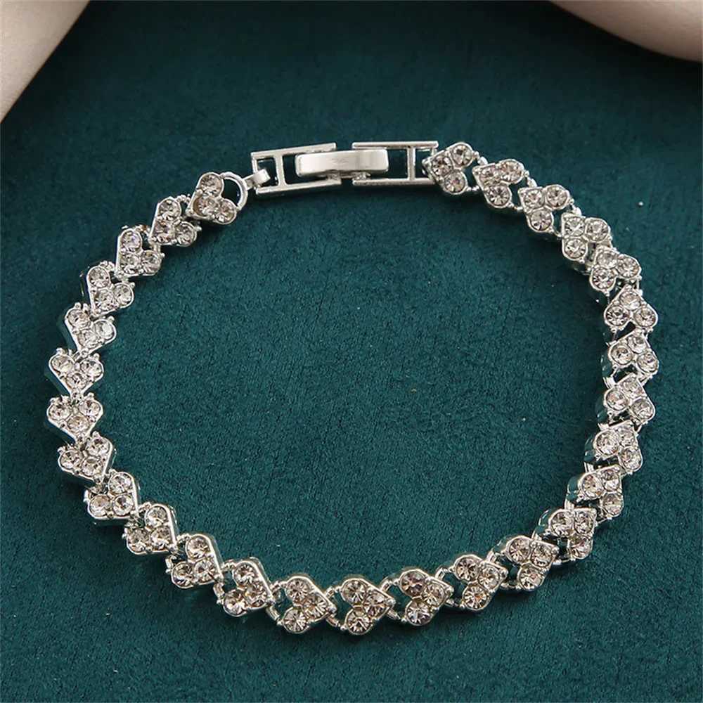 Charm Delicated Crystal Heart Tennis Bracelet for Women Rhinestone Paved Handmade Bracelet Wedding Anniversary Gift JewelryT251110