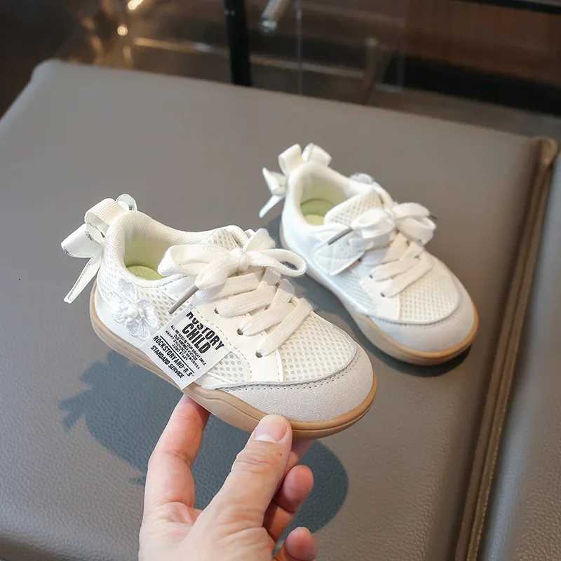 2025 New Girls Sneakers Fashion Sweet Versatile Children Causal Shoes Mesh Breathable Spring Autumn Kids Running Sneakers SoftT251110