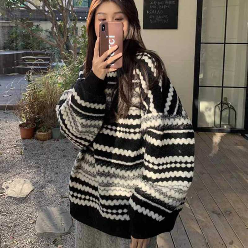 Fashion Harajuku Striped Knitted Sweater for Women Y2K Vintage Loose O-Neck Pullover Autumn Winter Casual Streetwear Long Sleeve Jumpers Y251110