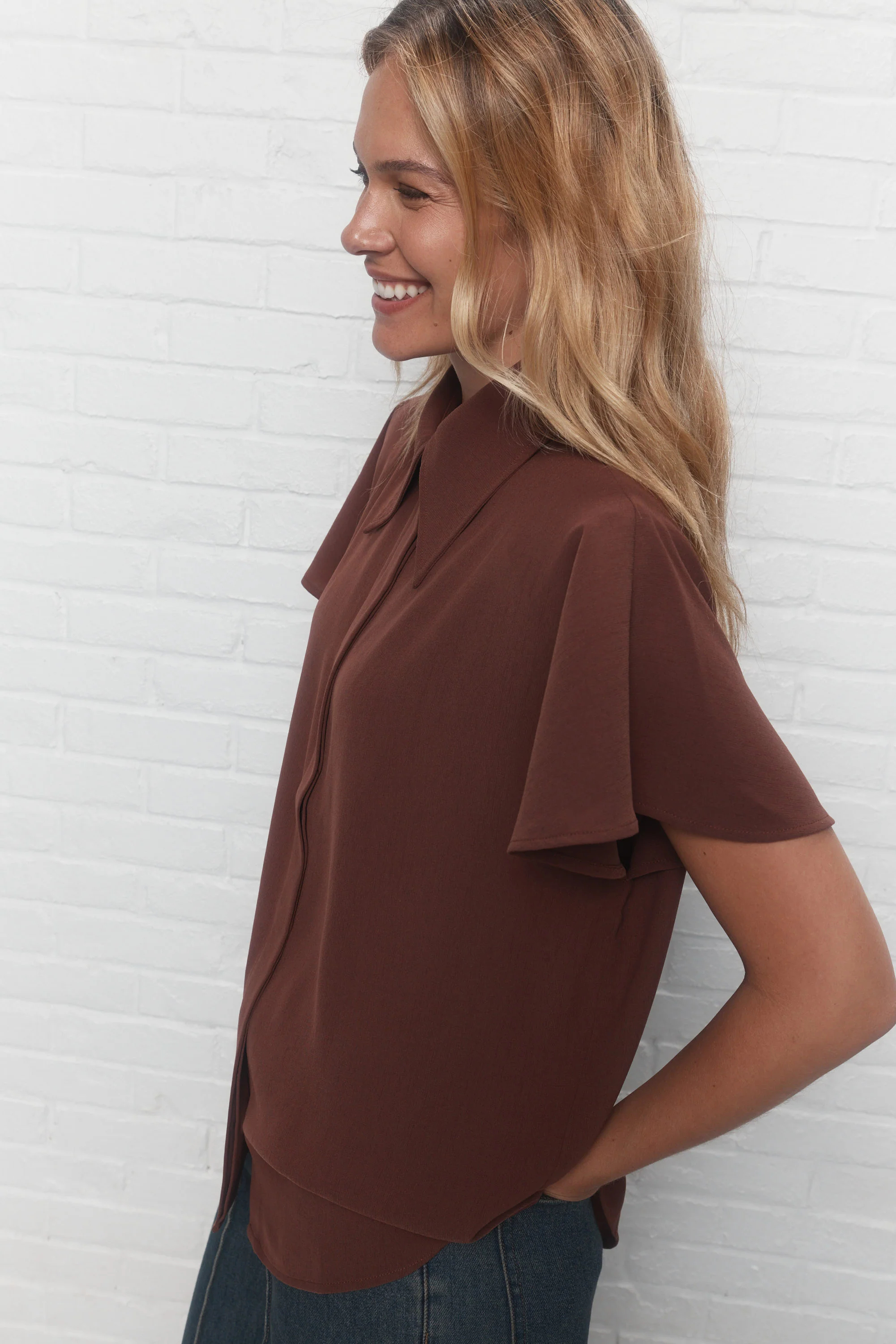 Women's Brown Oversized Collar Loose Fit Shirt, Short Sleeve Hidden Button Rounded Hem Blouse