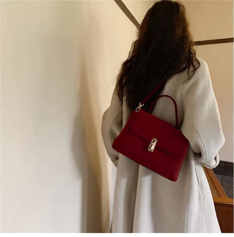 Winter New Bridal Bag Women's New Red Envelope Luxury Handbag Exquisite Designer Bag Large Capacity Elegant Women's Single Shoulder Crossbod