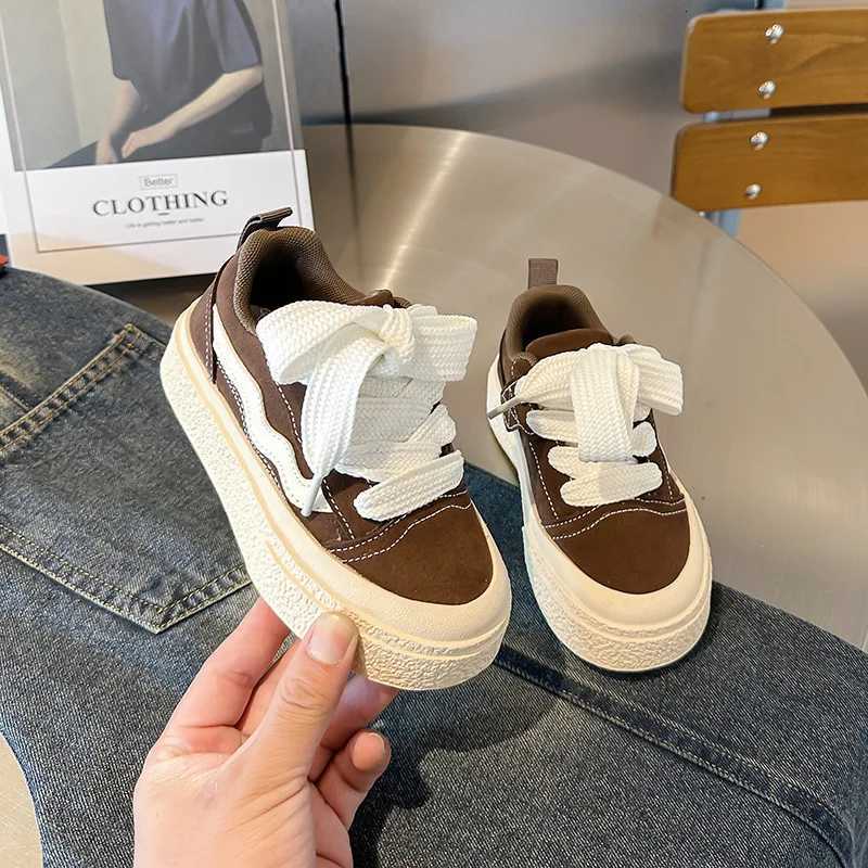 Girls Spring Sneaker Children Casual Soft Soled Versatile Shoes Boys Stripe Low Top Round Toe Front Lacing Comfortable Kid ShoesT251110