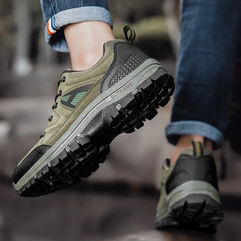 3539 Couple Style Mountaineering Shoes Waterproof Durable Outdoor Hiking Anti Slip Breathable Comfortable Sports Shoes