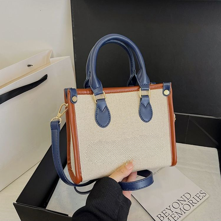 Large capacity women's light luxury handbag commuting casual crossbody bag versatile winter designer crossbody bag