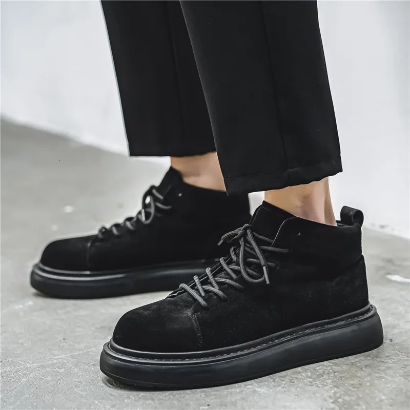 Mens Winter Boots Mens Biker Boot Round Toe Lace-up Soft Comfortable Anti-wear Outdoor Shoes Classic British Style Arrival 251107