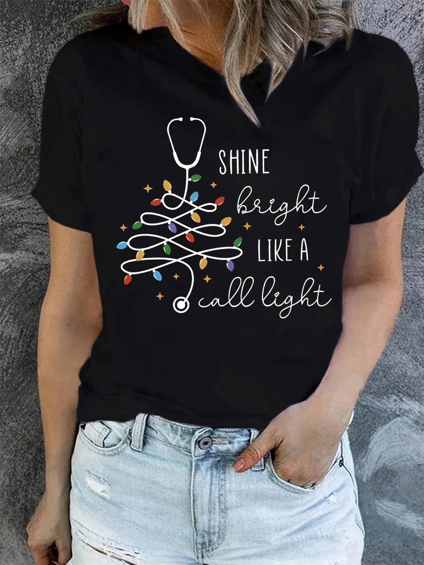 Ddmytues Christmas Women's Funny Nurse T-Shirt "Shine Bright Like A Light" Holiday Graphic Tee With Summer Sleeved Haruku Streetwear