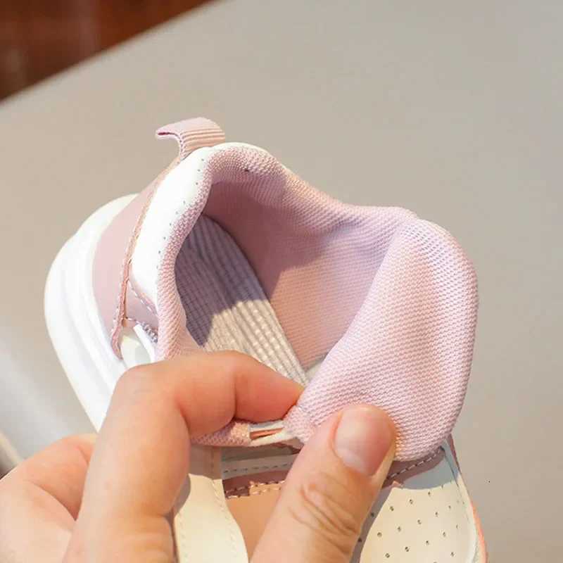 2024 Unique Stitching Classic White Sneakers for Children Year-Round Fashion Girls Boys Flat Sneaker Kids Casual Shoes H07243T251110