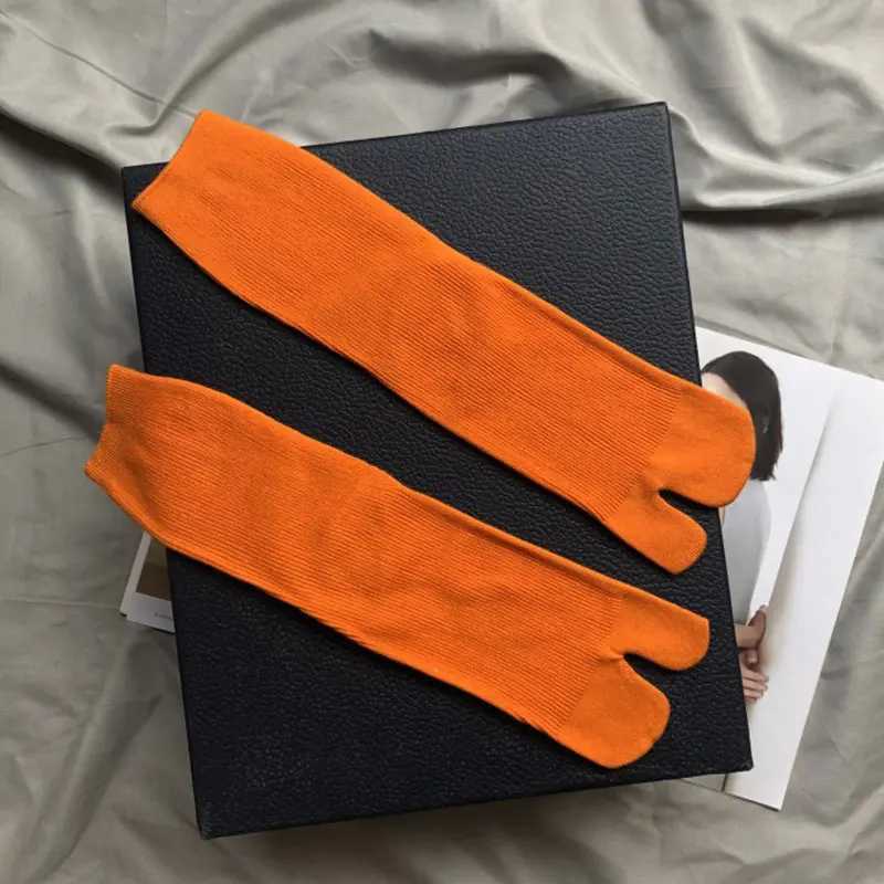 Mens Split Style Shoes and Socks Solid Color Breathable Cotton Split Style Shoes and Socks Simple and Comfortable Japanese Harajuku Tabi Socks X250410