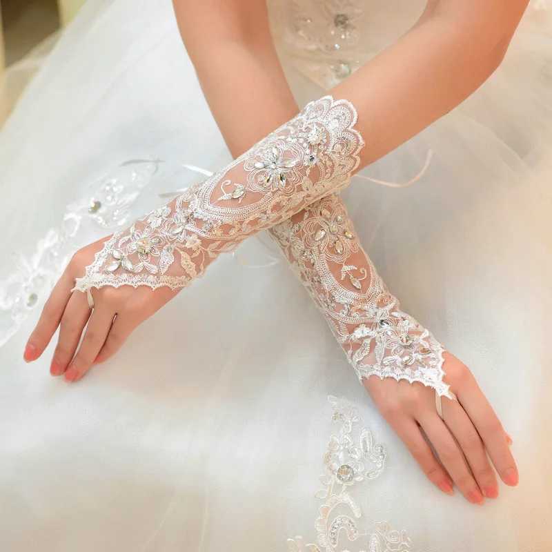 1 Pair White/Red/Beige Bridal Gloves Elegant Short Paragraph Rhinestone White Lace Glove Beautiful Wedding Accessories L2511101