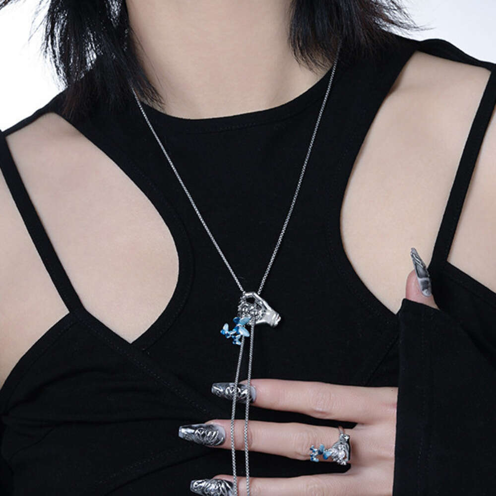 Fresh Blue Butterfly Hand Adjustable Necklace Accessories for Women, Autumn Winter High-end Clavicle Chain, Fashionable and Unique Jewelry