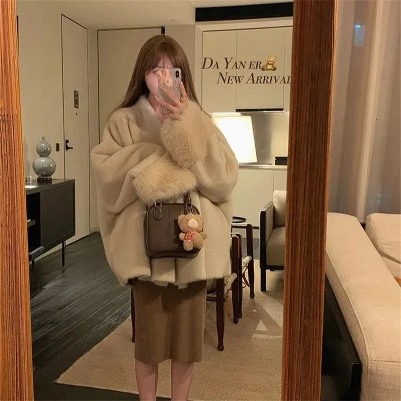 Autumn And Winter Environmentally Friendly Faux Mink Fur Coat Womens Socialite Style Loose Fit fashionable coat 251110