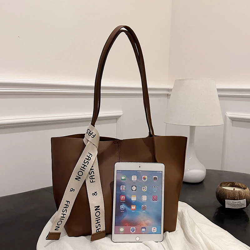 Retro Fashion Soft PU Solid Color Womens Shoulder Bag Ribbon Deco Large Capacity Female Leisure Tote Bag For Commute Outings R251110