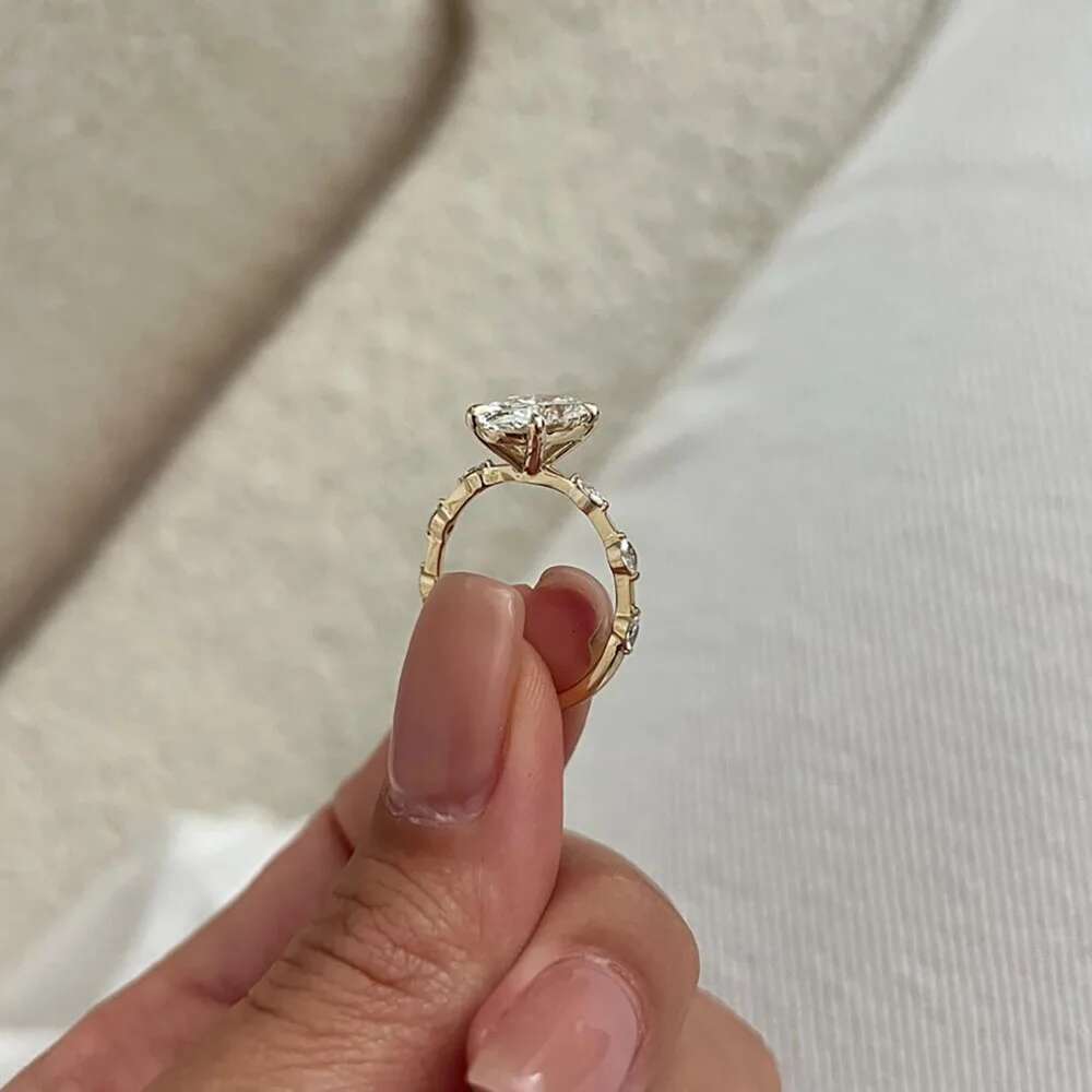 Oval Cut 2CT E Color VS1 14K 18K Yellow Gold Lab Grown Diamond Engagement Wedding Ring CVD HPHT Lab diamond With IGI Certificate