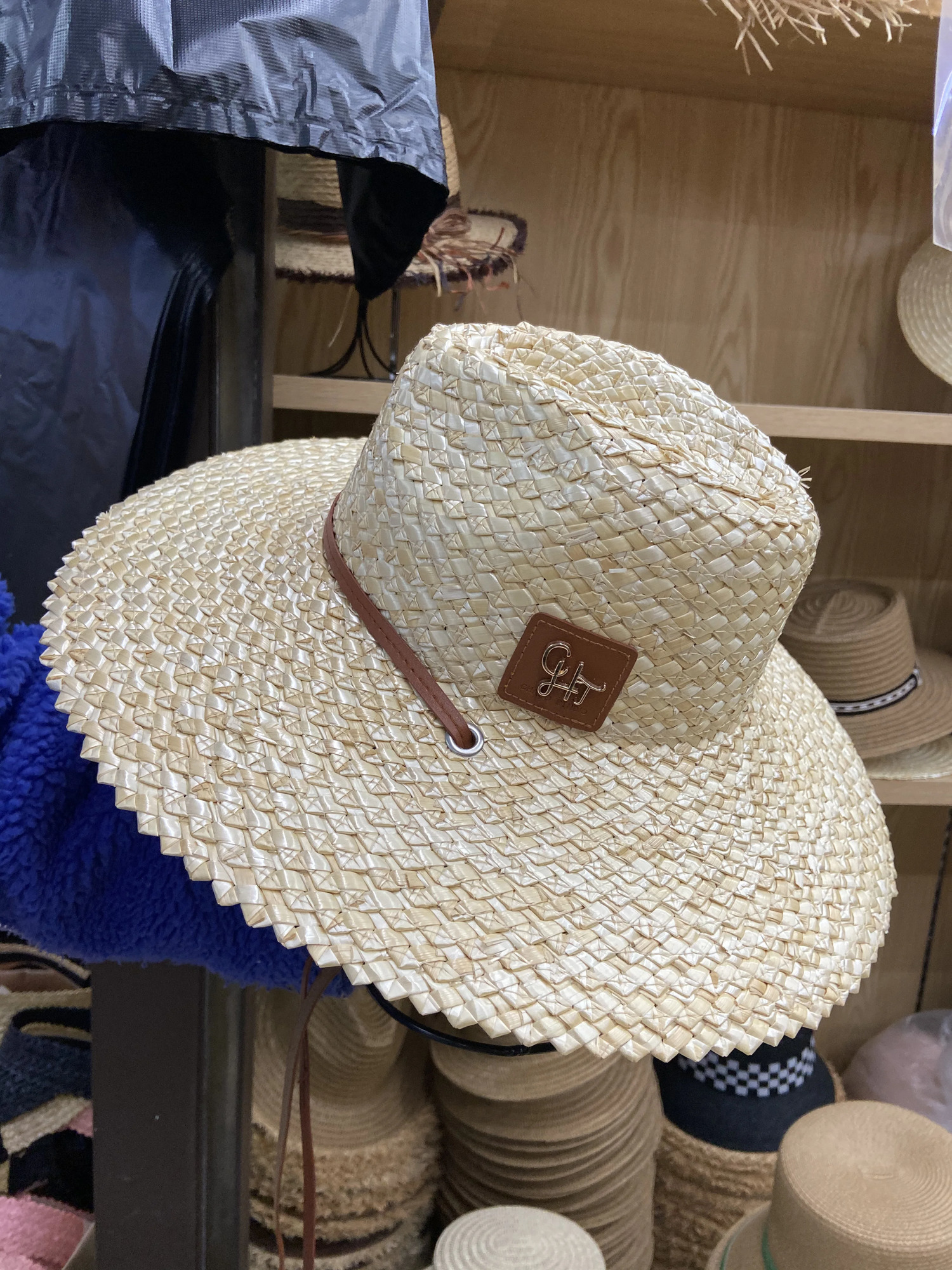 Large brim Jazz top Raffite straw hat Womens English retro versatile beach sunscreen hat Hepburn style French lady hat 250409