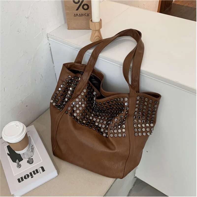 Fashion Big Tote Rivet Large Capacity Handbags High Quality Armpit Bags Female Soft Leather Shoulder Shopper Bag Dropship