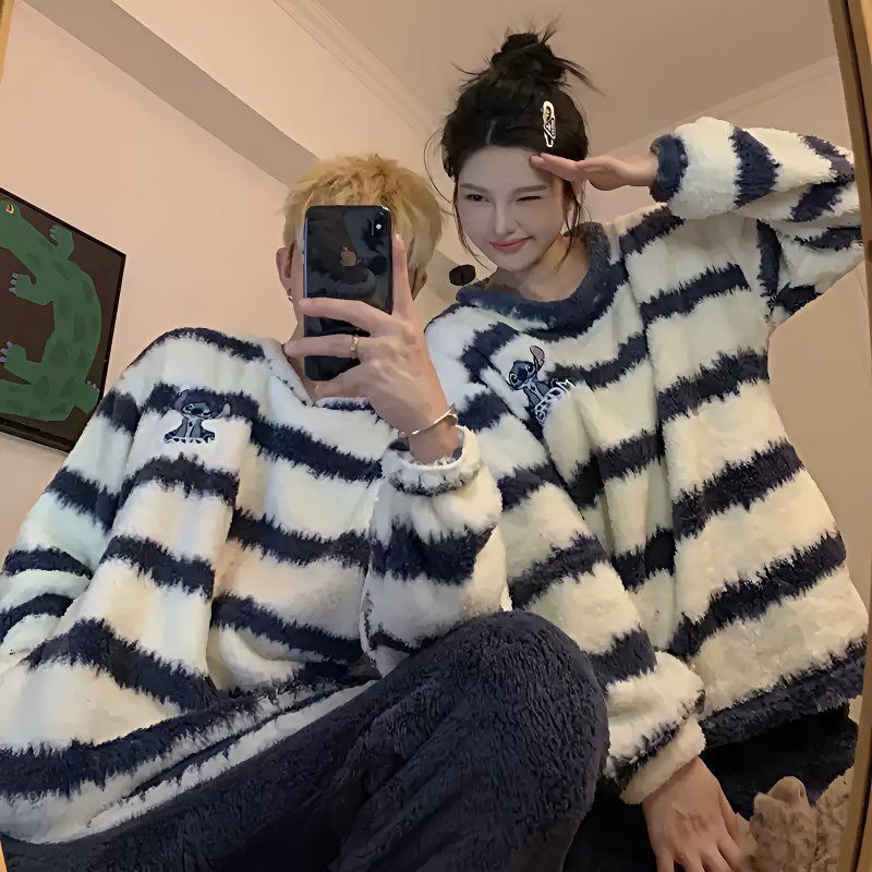 Coral fleece couple pajamas for women in autumn and winter, with thickened fleece for men. Designer can wear cartoon home suit set outside