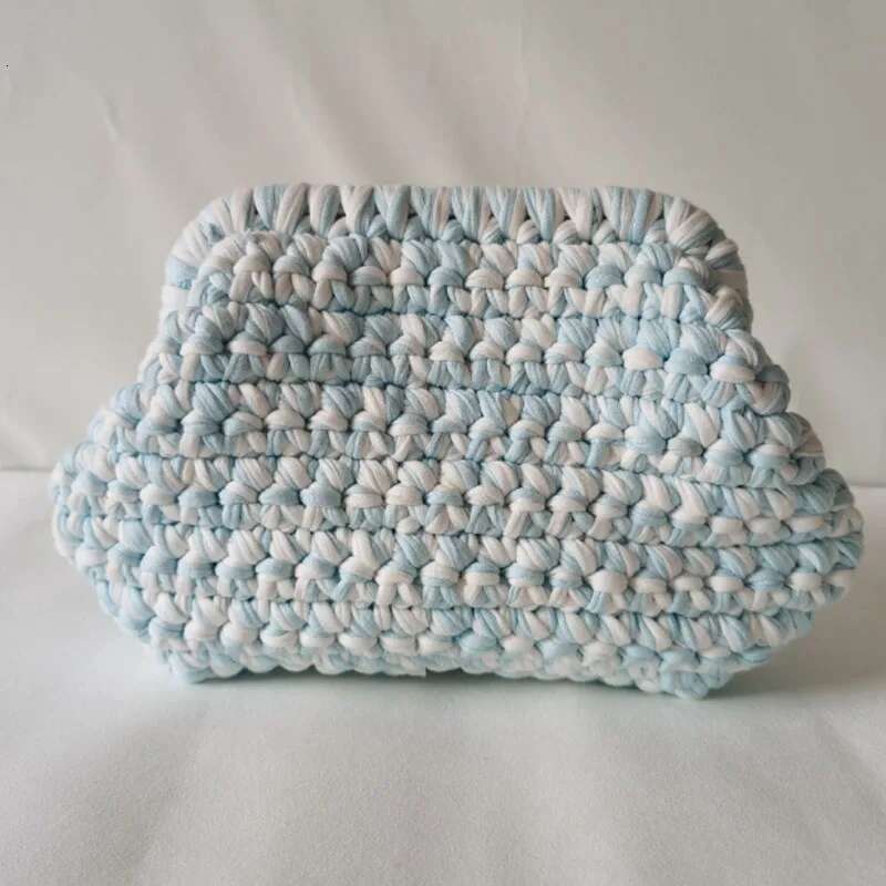 New handmade crochet cloud high-quality woven clutch fashion clip bag
