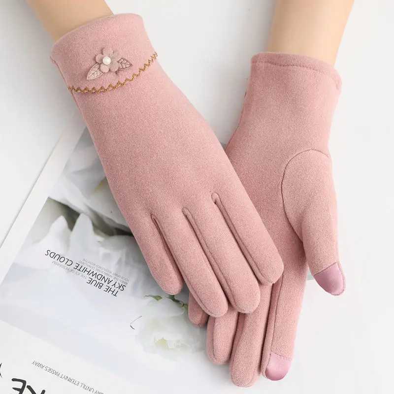 Fashionable and Elegant Womens Plush Gloves Cute Flowers Thickened and Cold Proof Touch Screen Gloves for Outdoor Activities L251110