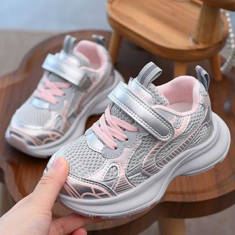 Childrens Shoes Soft Sole Girls Sports Shoes 2025 Spring New Trbottomy Kidsrens Dad Shoes Girls Lightweight Breathable Kidsrens Shoes W251110