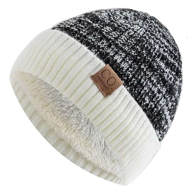 New Unisex Two-Tone Winter Hats Add Fur Lined Men And Women Fashion Warm Beanie Cap Casual Winter Knitted HatsXJ251110
