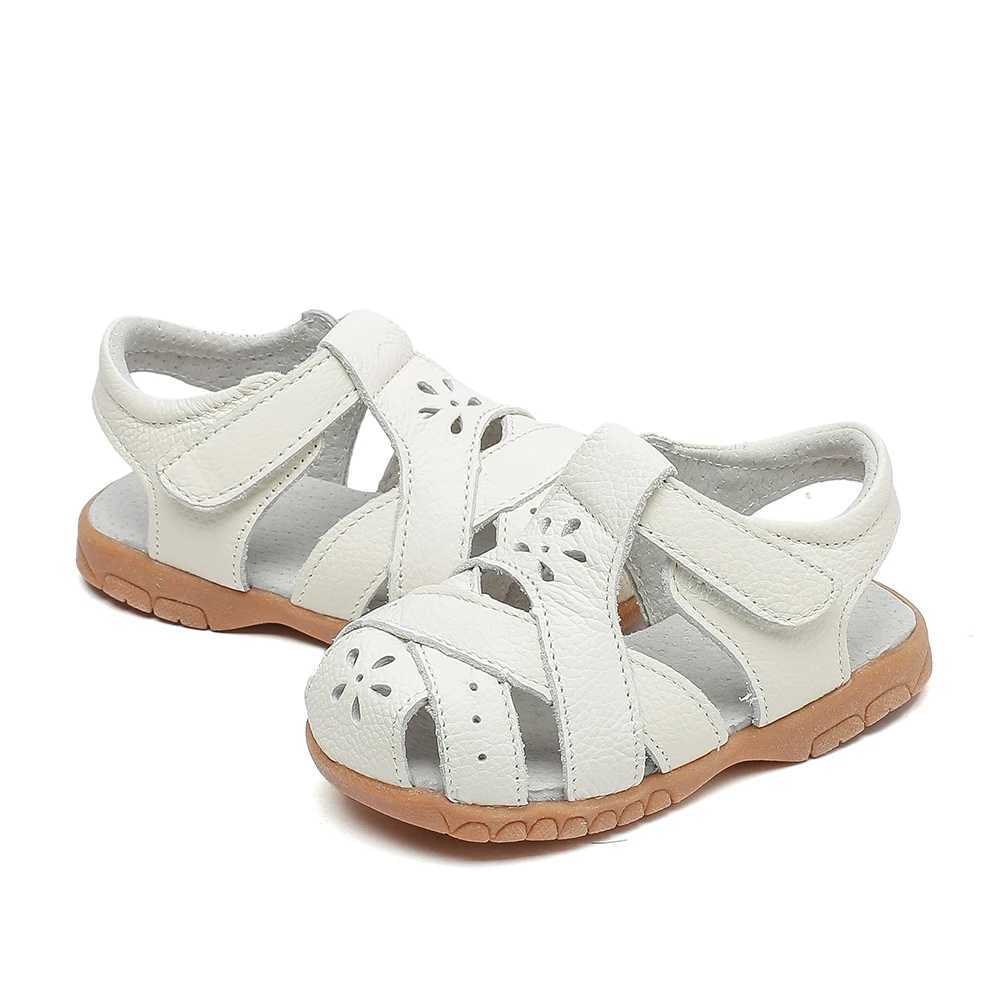 Leather soft closed toe cutting childrens girls sandals flat bottomed childrens summer shoes Z250410
