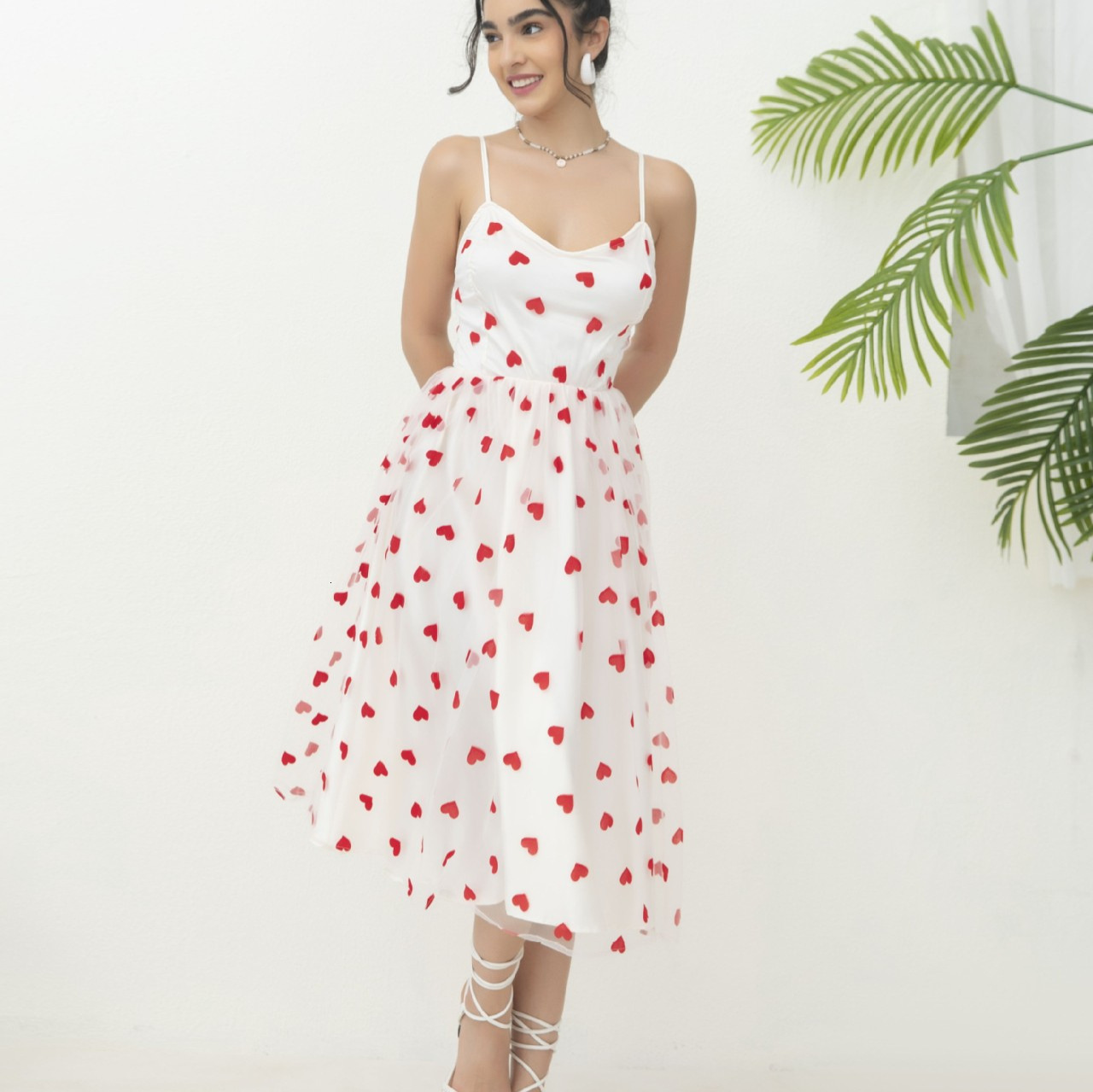 New French style niche exquisite heart peach plush mesh sweet dress slim and fashionable suspender skirt