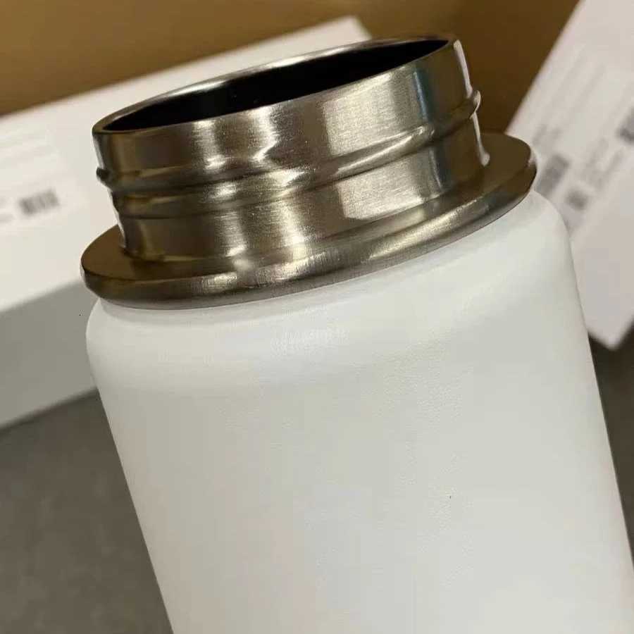 Fashionable cup 710ml Stainless Steel Insated Water Bottle Portable Sport Vacuum Flask Fitness Sport Drink Water Cup Outdoor Drinking Utensils Y251110