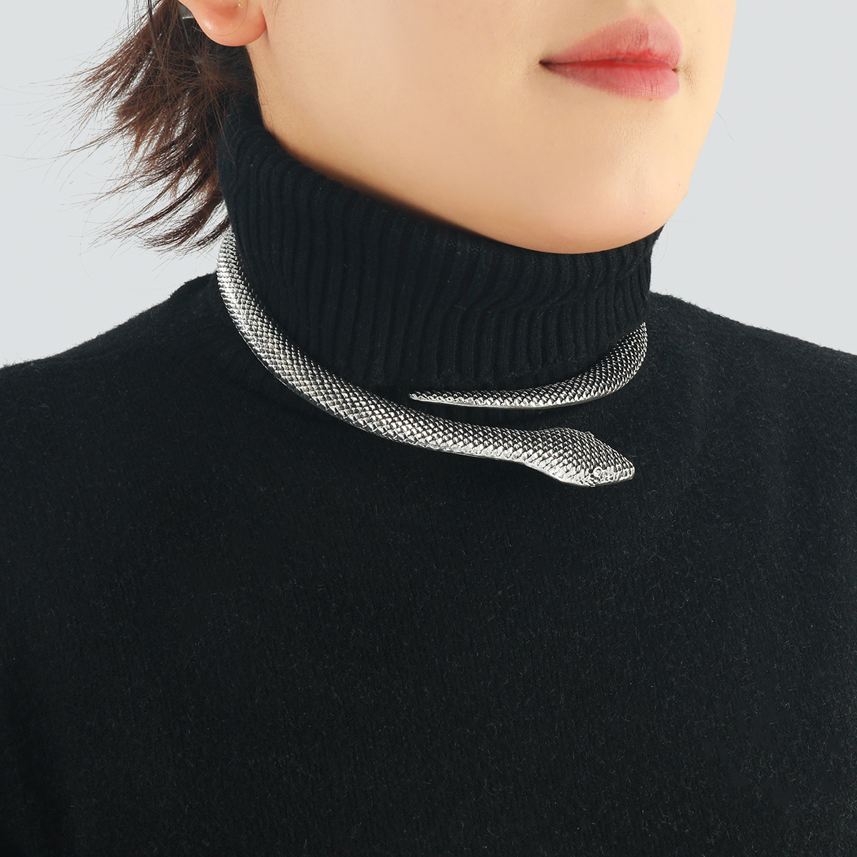 Retro Trendy Style Necklace Snake Shaped Collar Summer Daily Wear Boutique Accessory Collar Exquisite Gift