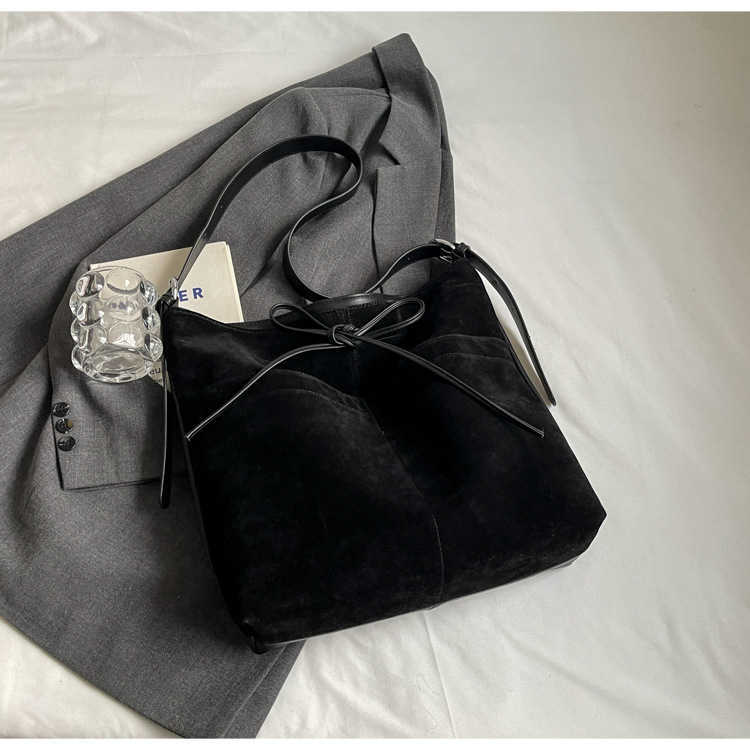 Fashion Casual Tote Bag for Women Korean Version New Trend Niche Design High-end Matte Crossbody Bag