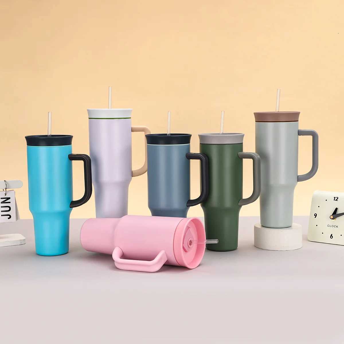 Fashionable cup New 304 Stainless Steel Double-Layer Insated Cup with Handle Straw Car Cup 40OZ Large Capacity King Cup Y251110