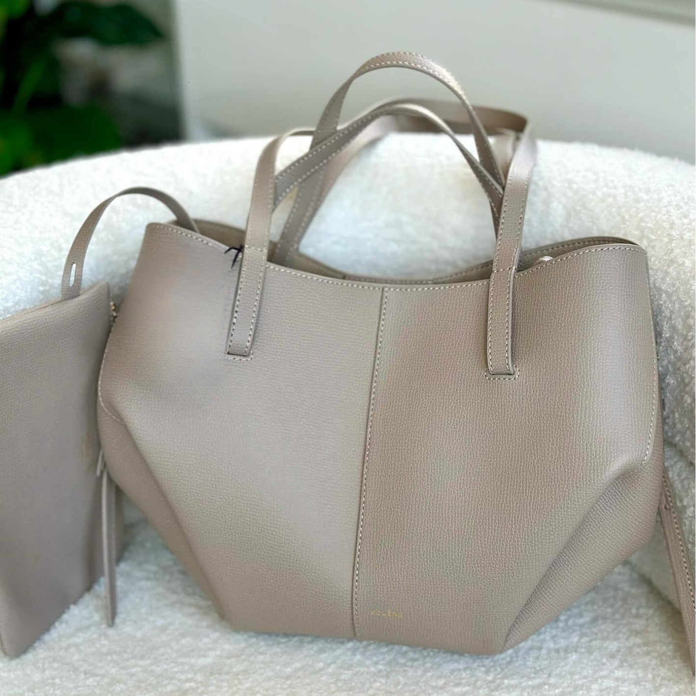 Magnetic buckle new leather texture winter new handbag solid color retro fashion women's large capacity light luxury