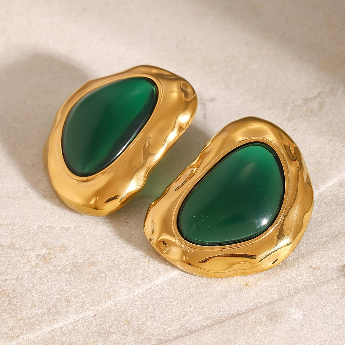 Uworld Retro Green Color Folded Earrings Large Metal Ear Studies Party Clothing Womens Accessories Gifts for Her 250409