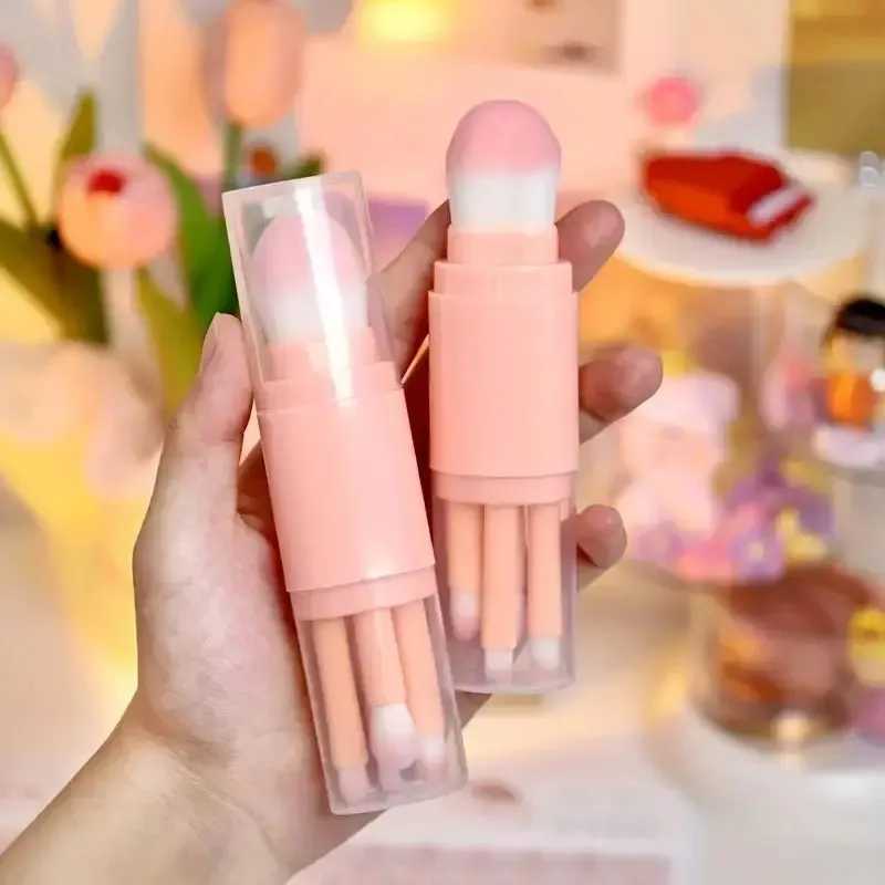 5-in-1 Mini Makeup Brush Set with Telescopic Design Portable Retractable Beauty Tools for Travel Home Use L251110