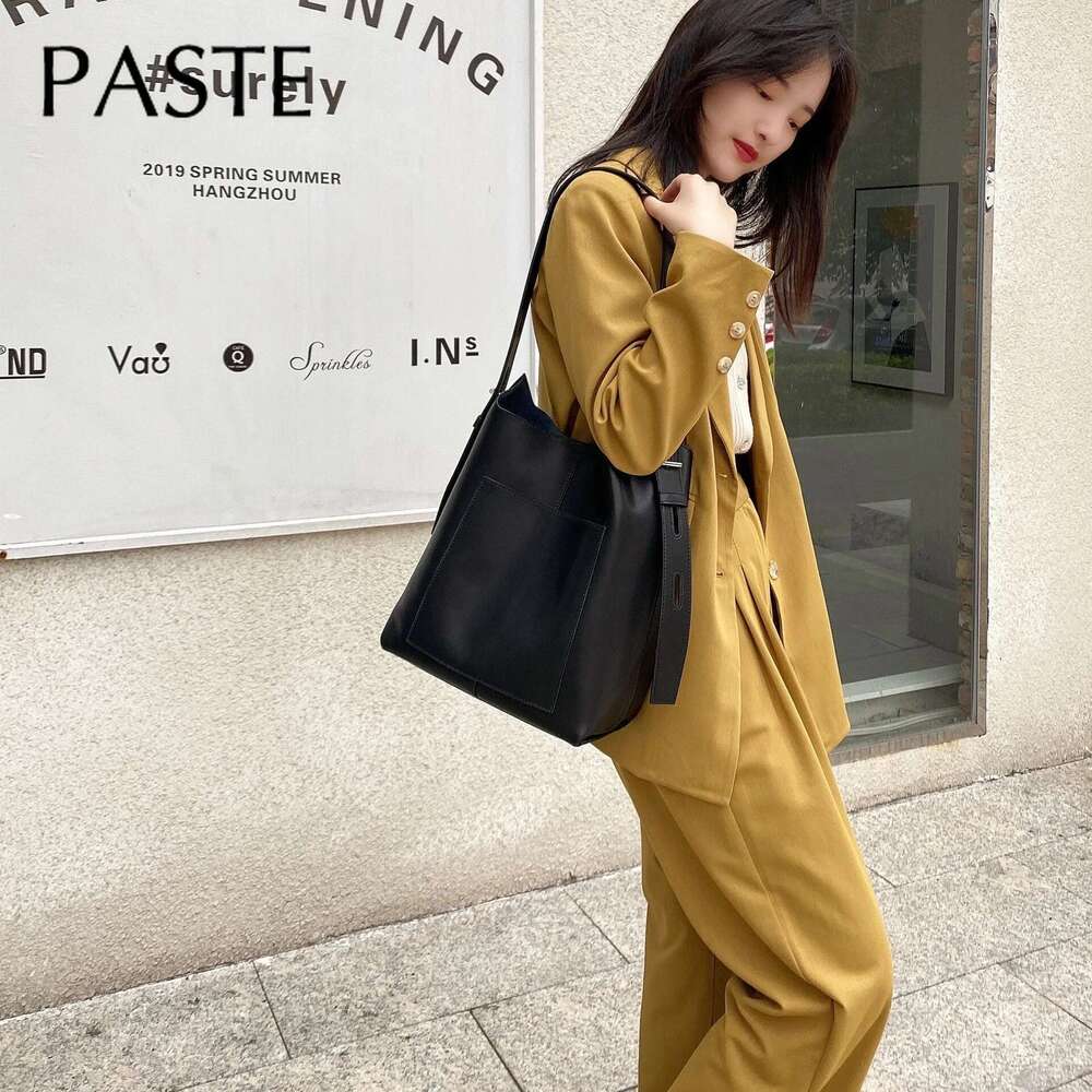 Simple Adjustable Handle Office Clerk Shoulder Cowhide Leather Women's Handbag Brown Large High Quality Daily Bucket Bag