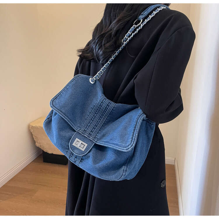 Denim women's summer fashionable large capacity chain shoulder high-end commuting tote wandering bag, 2025 new casual fashion trend