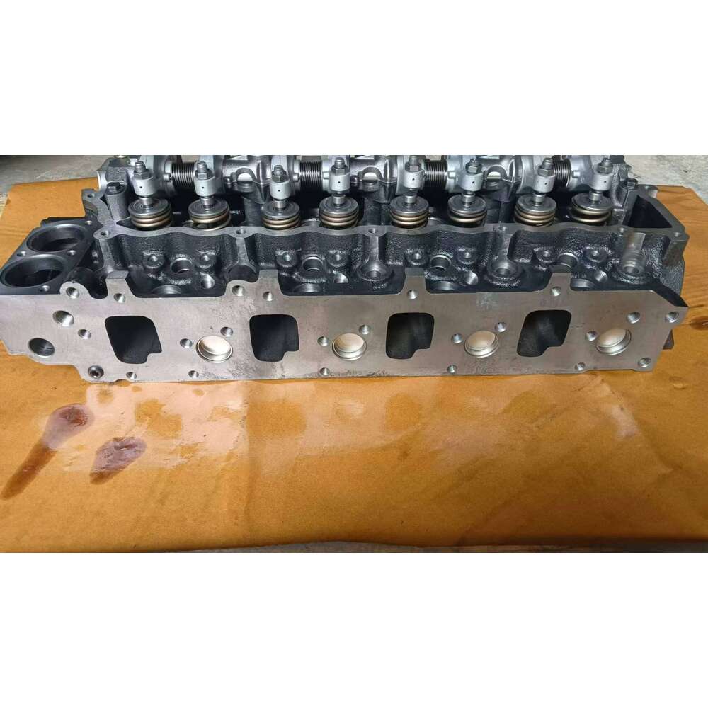 High Quality Diesel Engine Cylinder Head Complete Assembly for Isuzu NPR Auto Spare Parts 4HF1