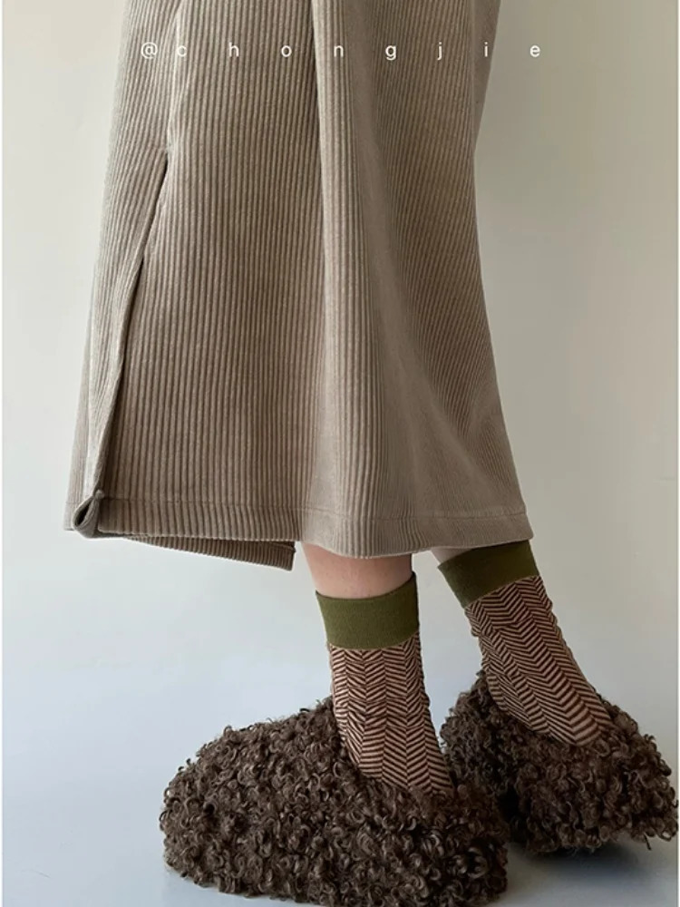 Womens Winter Furry Slippers Thick Soled Suitable for Outdoor Autumn Winter 251107