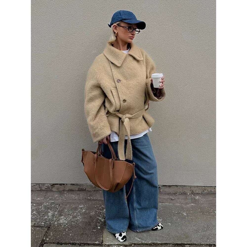 2025 Retro Side Buttons Plush Short Coat Women Elegant Solid Lapel Tweed Coats With Belt Lady Winter Chic Classic Street Outwear