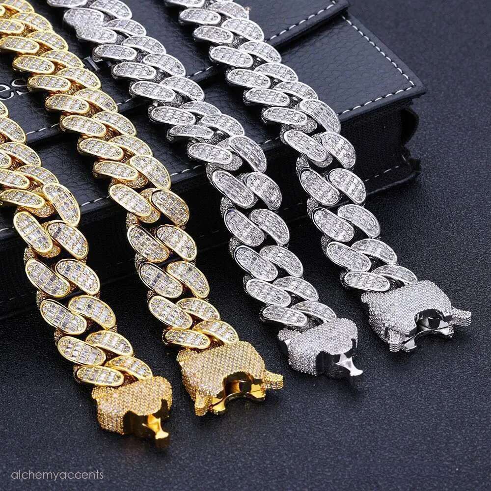 Personalized Hip Hop Cubic Zirconia Necklace Featuring VVS Grade Moissanite Stones & 18mm Cuban k Chain