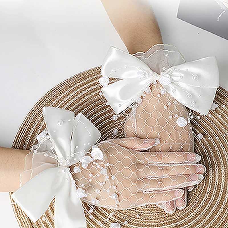 Elegant Satin Gloves with Delicate Embroidery and Rhinestone Accents for Prom Bridal Wedding Evening Party Dress Accessories L251110