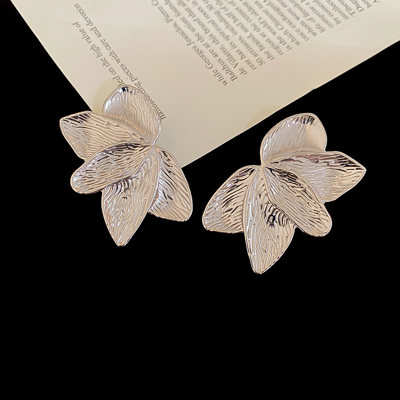 Silver Needle gold Smooth Texture Petal Light Luxury High-end European and American Cross-border Niche Exaggerated Earrings for Women