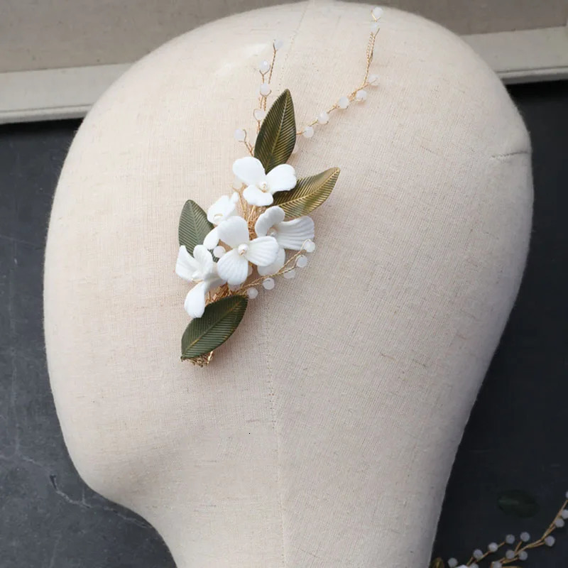 Hand drawn green leaf bridal hair clip flower wedding ball accessories womens headwear 250409