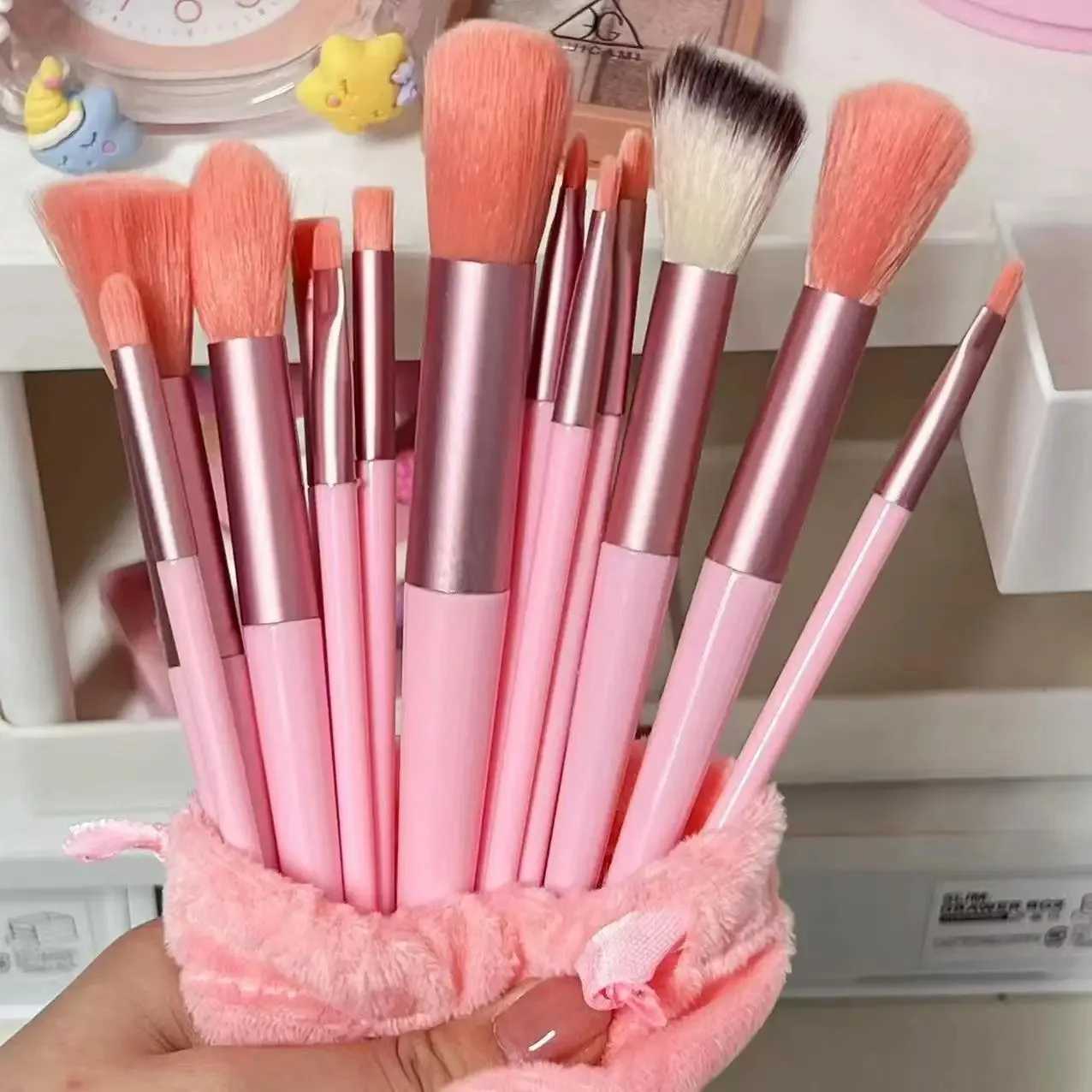 Makeup Brush Set Soft Fluffy Professiona Cosmetic Foundation Powder Eyeshadow Kabuki Blending Make Up Brush Beauty Tool Makeup L251110