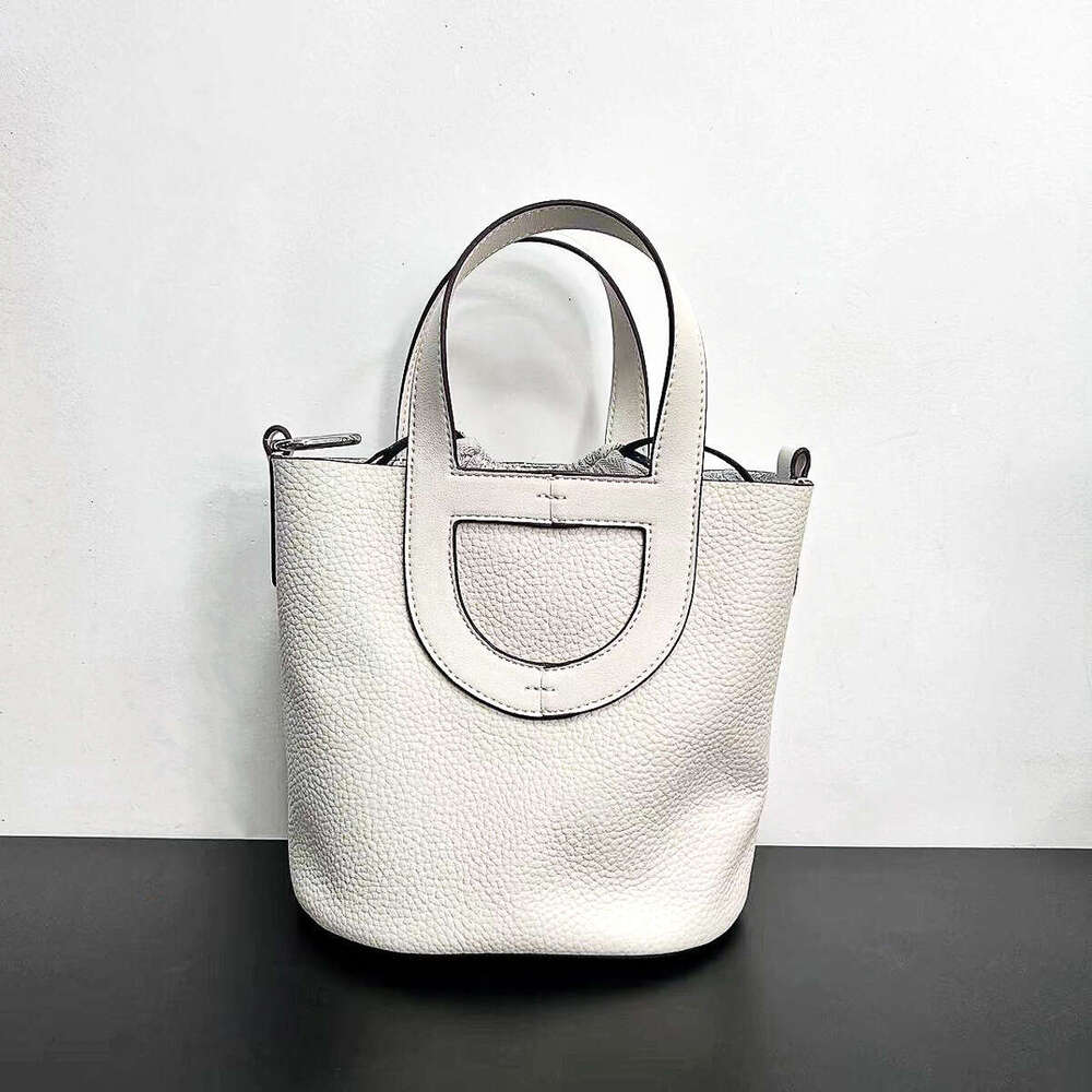 Head Layer Cowhide Pig Nose Vegetable Basket Women's High-End Handbag, Water Bucket Bag, Large Capacity Genuine Leather Shoulder Crossbody Bag