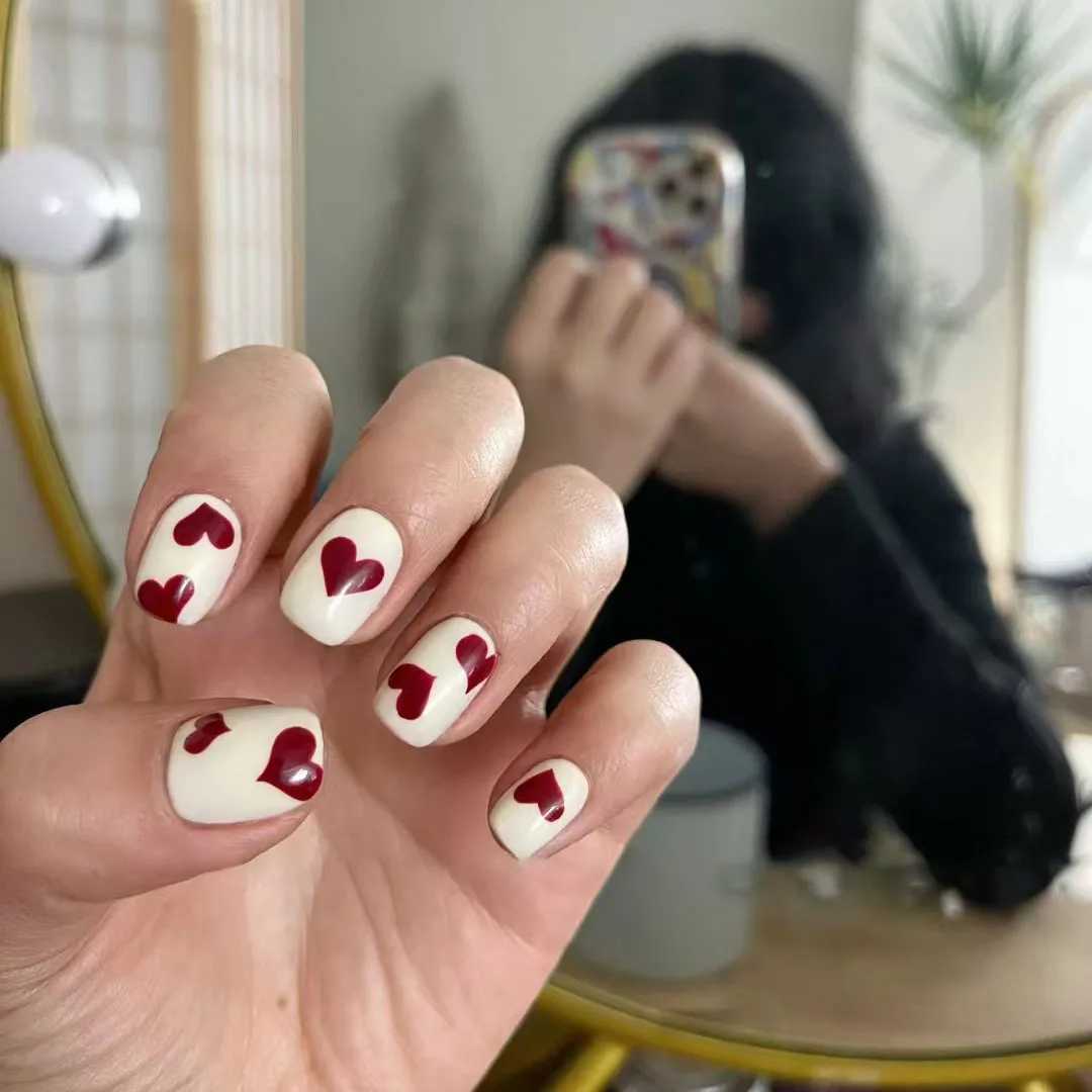 24 pieces of Y2K fake nails with cute black heart design reusable French fake nails full cover short press Y2K girl nails W250410