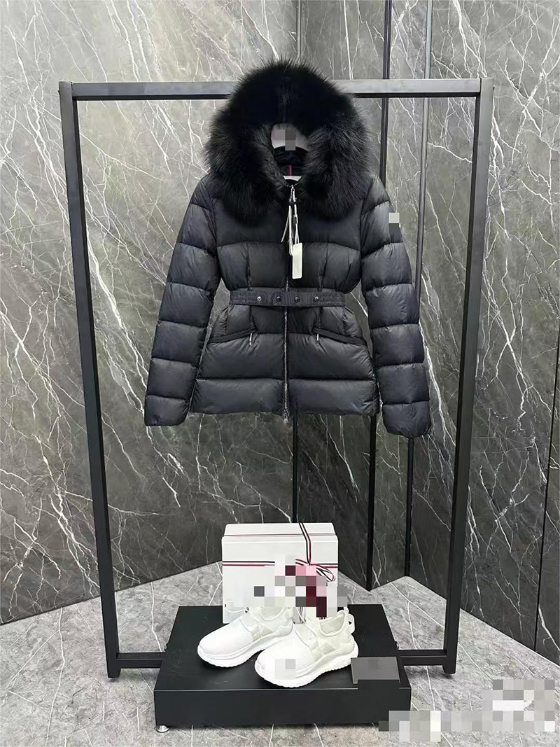 Womans winter jackets womens designer puffer jacket fur coats real raccoon hair collar warm fashion parkas with belt lady coat outerwear short down coat