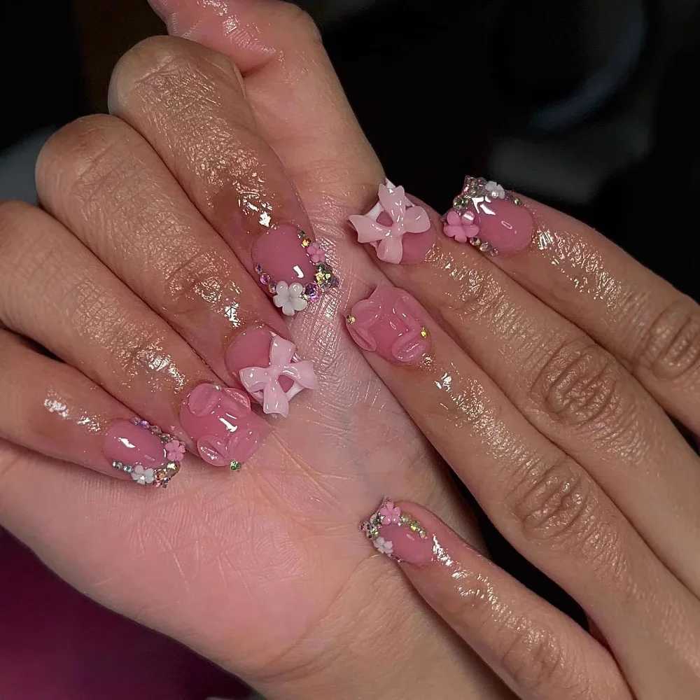 24 pieces of French pink pressed short square head fake nails with floral rhinestone design wearable decorative fake nail tips W250410