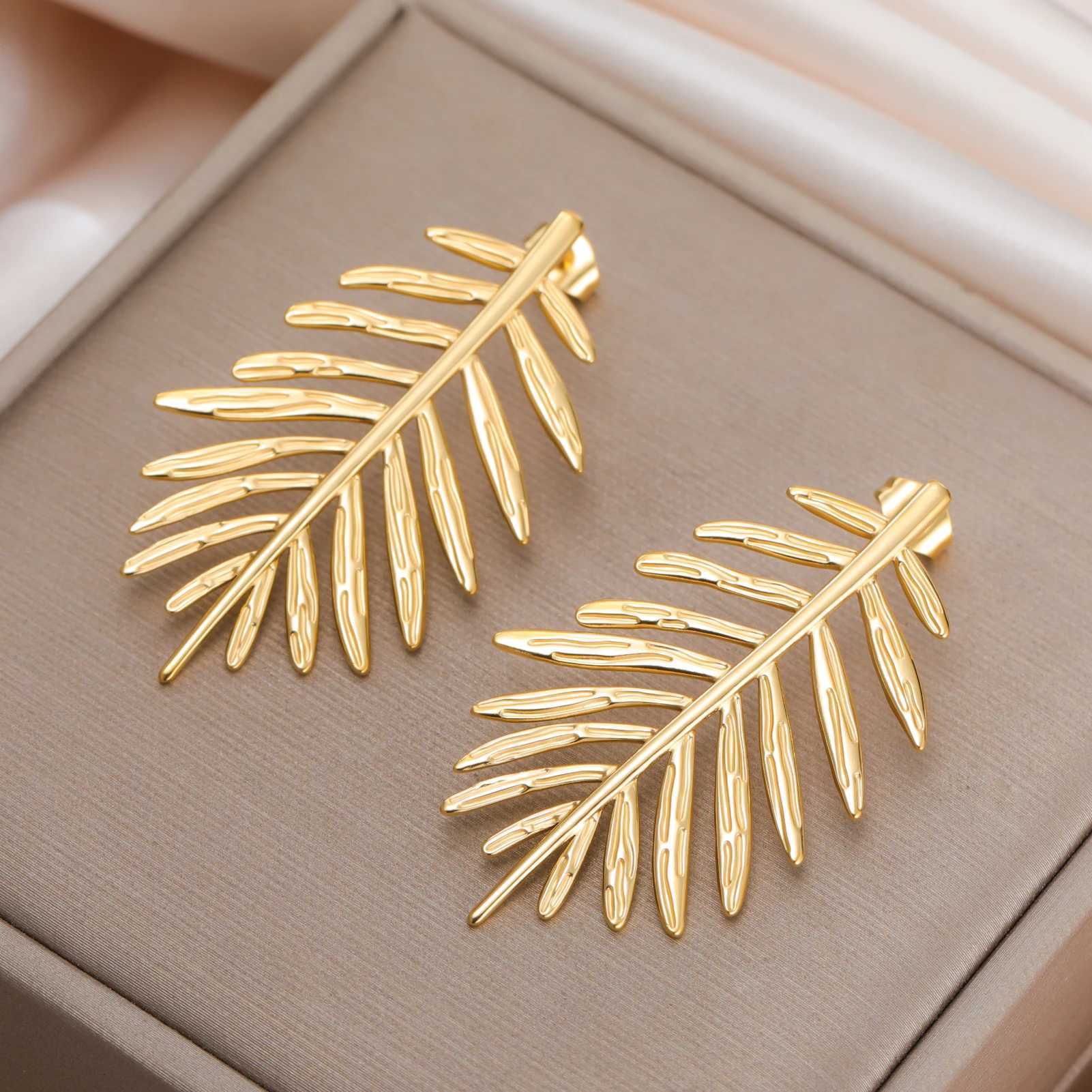 Cazador Exaggerated Leaves Stud Earrings Gold Color Stainless Steel Waterproof Earrings for Women Jewelry Party Birthday Gift J251110